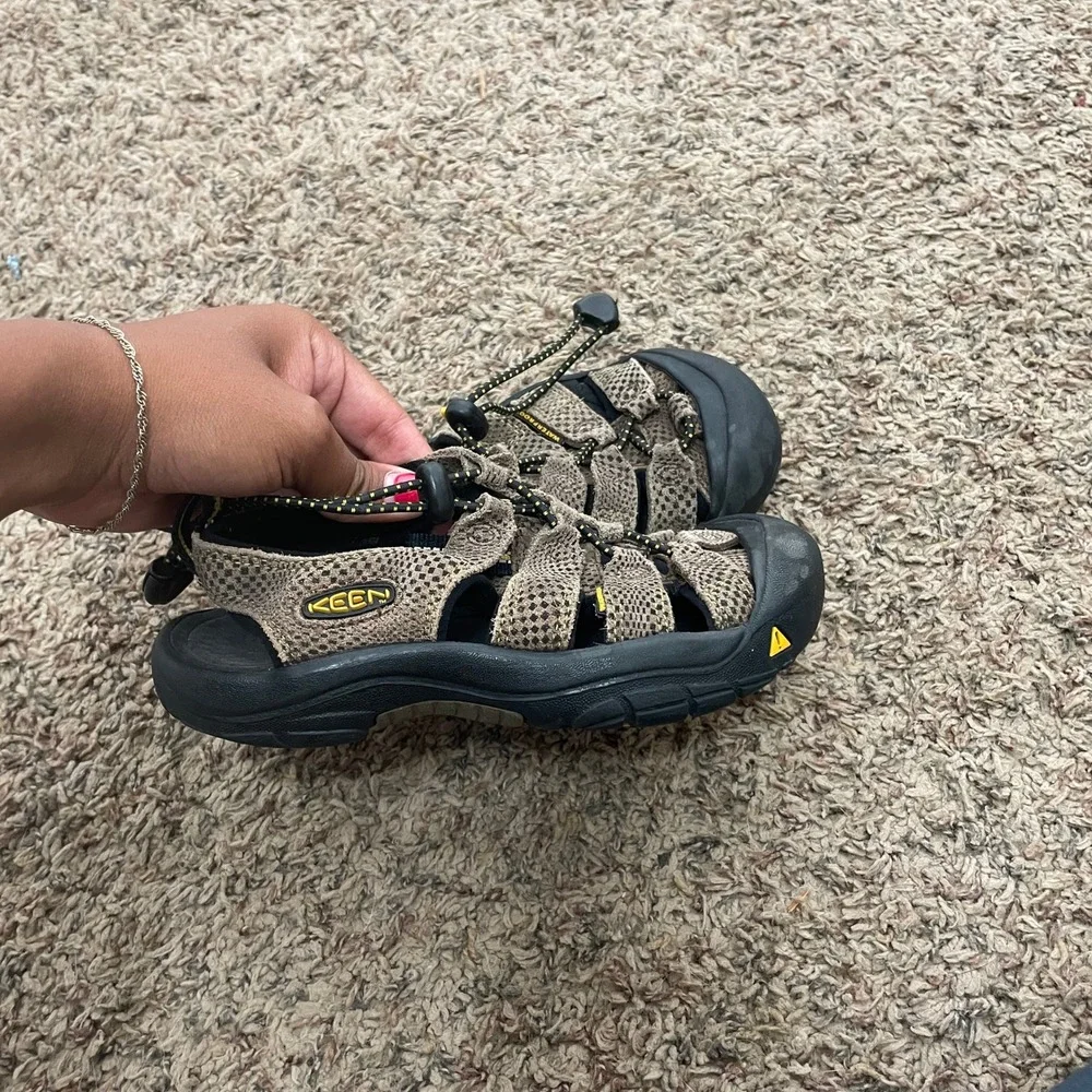Keen Newport H2‎ Kids Waterproof Sandals Brown Black Patterned Bungee READ